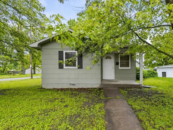 451 S Allen St, Centralia, MO 65240