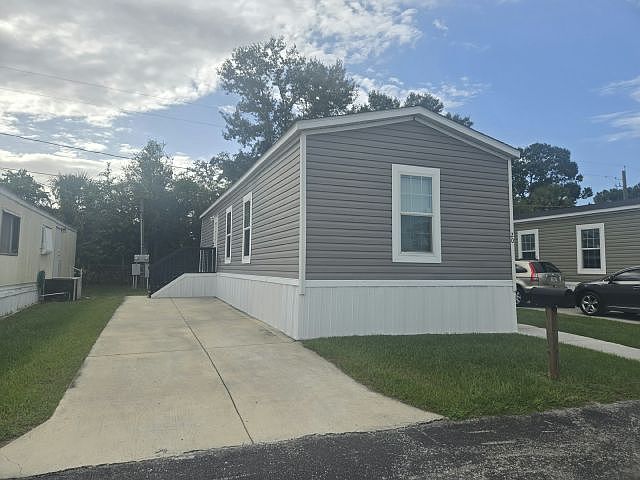 2nd image of 20 Stebbins Dr #20