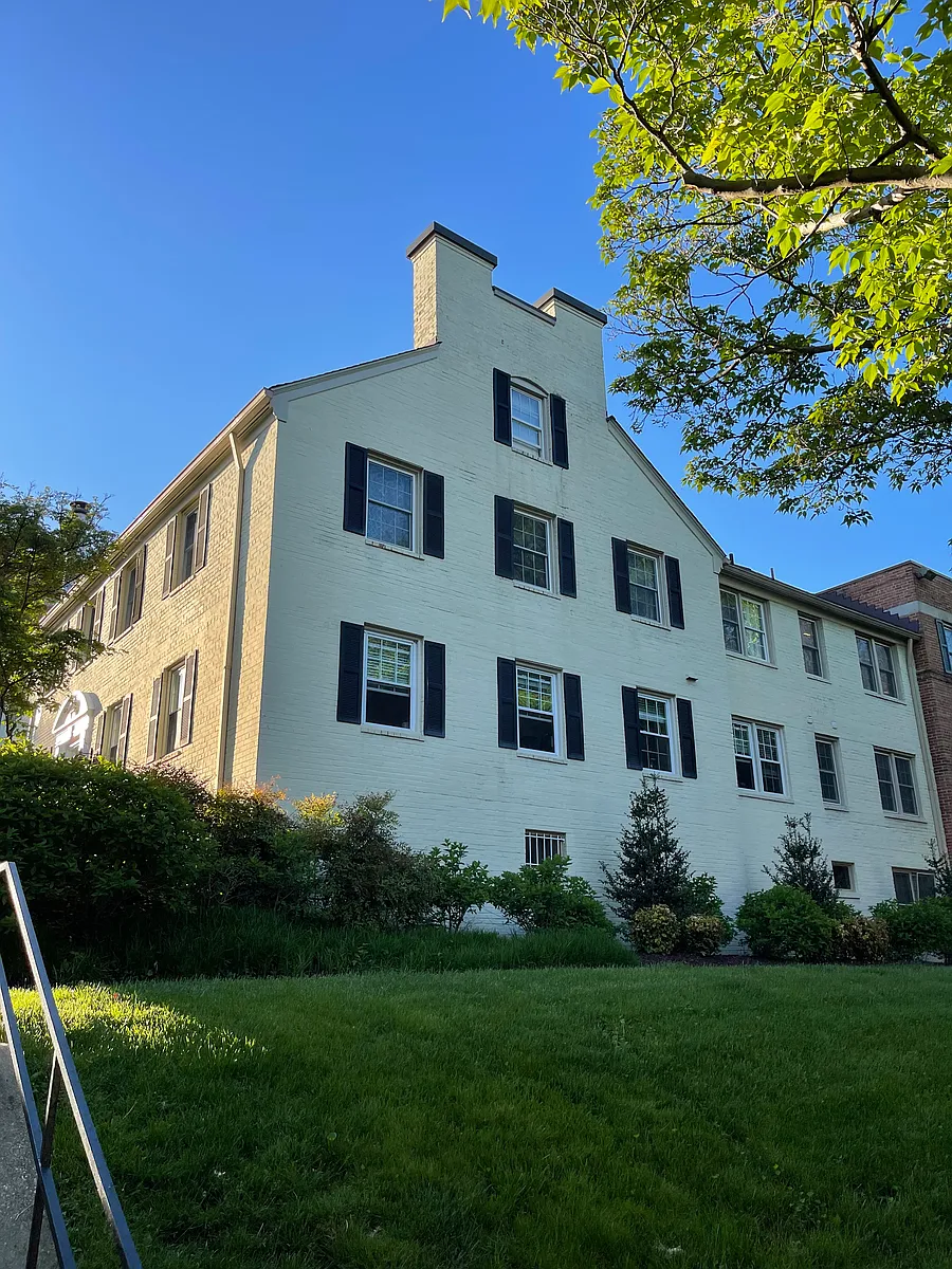 Building Photo - 2212 Washington Ave W #202