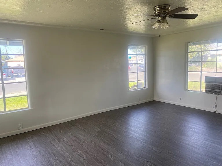 3492 Norris Dr S — Photo 5