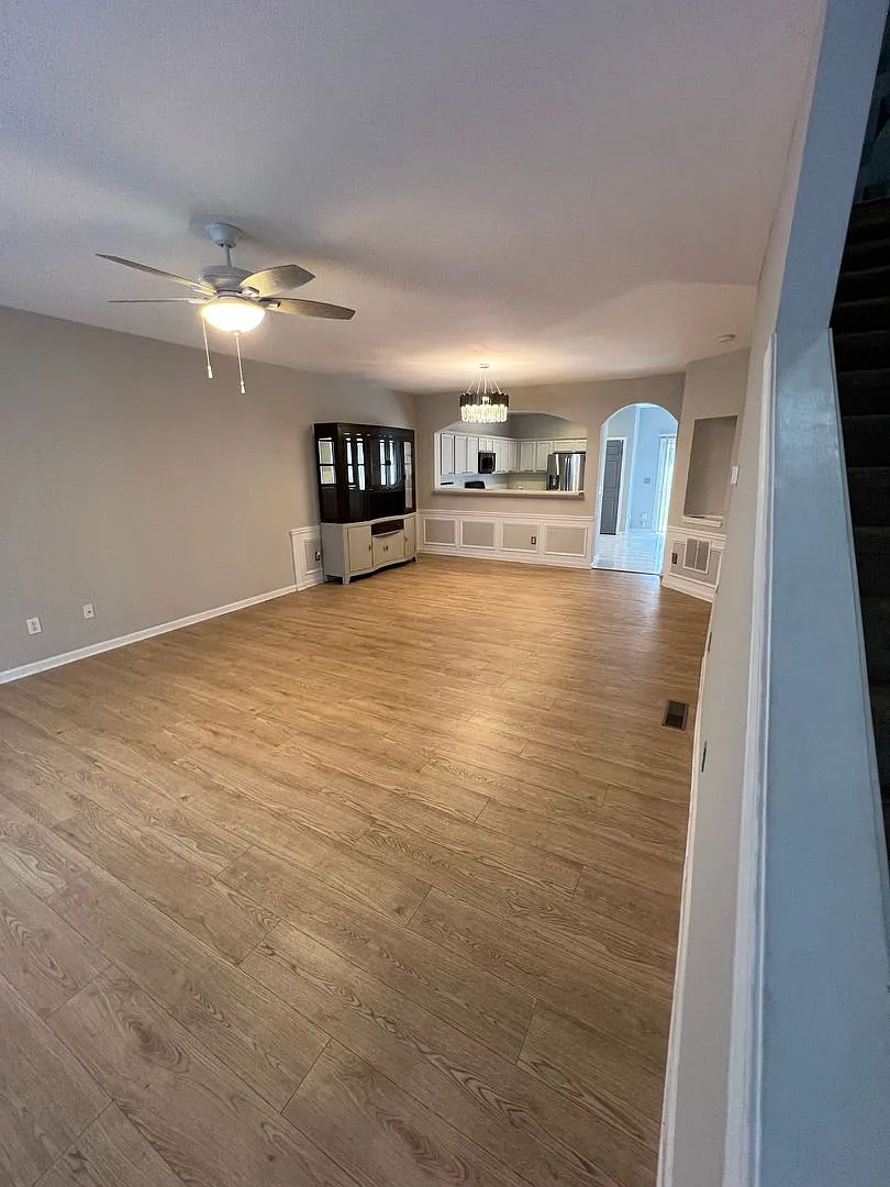 Spacious 2-Bedroom Townhome with Finished Studio Suite Prime Location! — Photo 4
