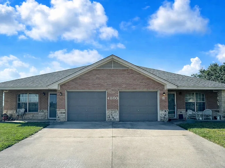 4800 John David Dr — Photo 1