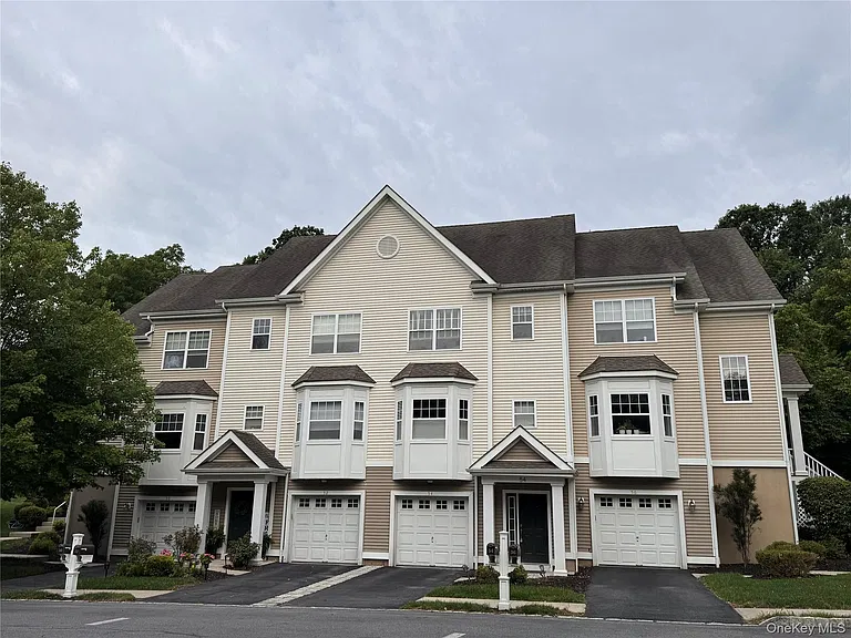 54 Fairways Dr — Photo 8