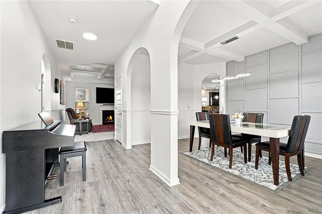 5 bed, 4.0 bath, 3912 sqft, $2,750 — Photo 4