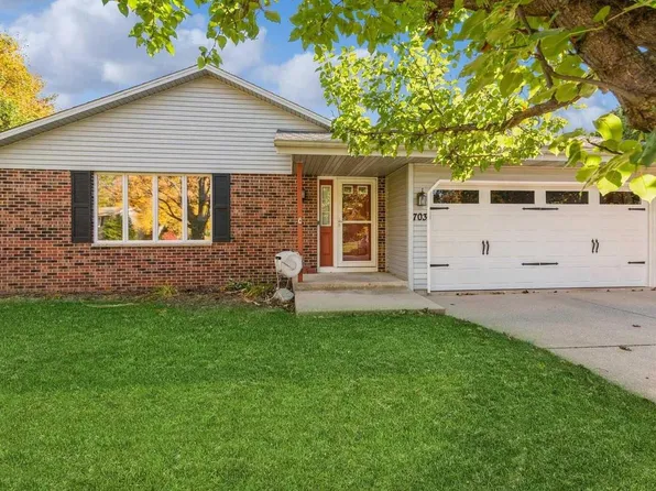 703 Park AVENUE, Delavan, WI 53115
