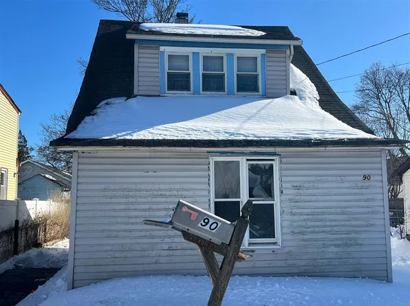 90 E 3rd St, Huntington Station, NY 11746
