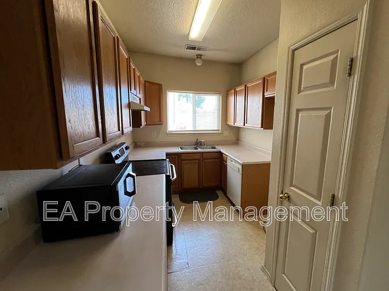 10316 Gutierrez Rd NE — Photo 7