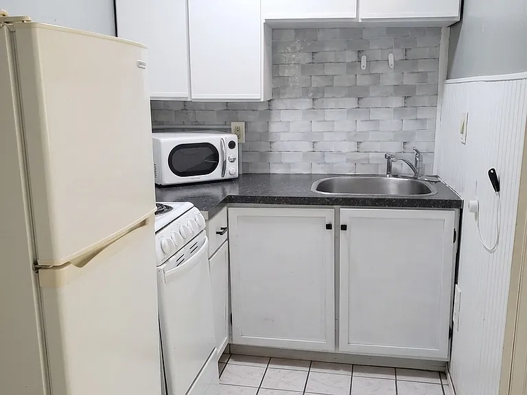 164 Tradewinds Dr NW #B — Photo 4