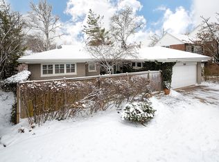 560 Dundee Rd, Glencoe, IL 60022