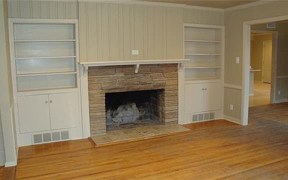 2nd image of 3845 Weyburn Dr