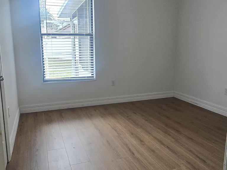 10114 Allenwood Dr — Photo 8