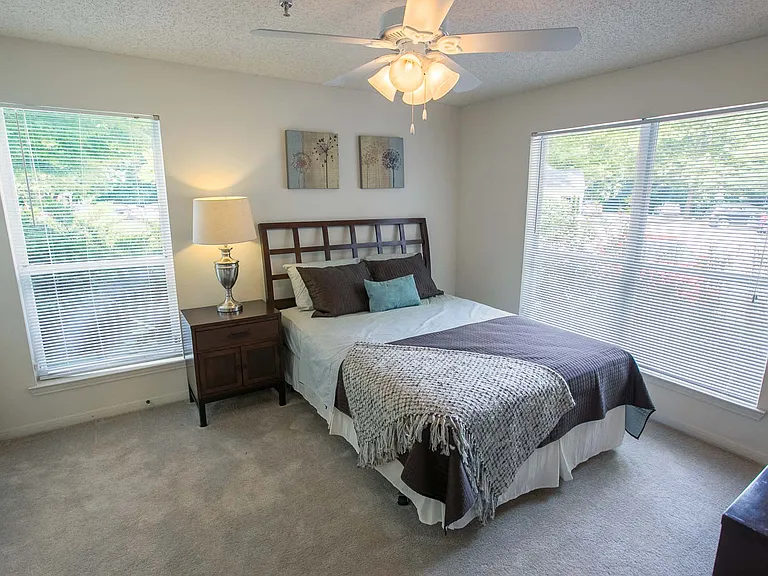 The Residence at White River Apartments — Photo 6