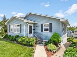 1310 Forest Ln, Dubuque, IA 52001