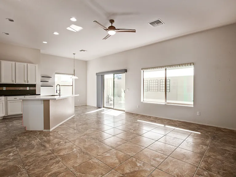 3113 E Danbury Rd #25 — Photo 9