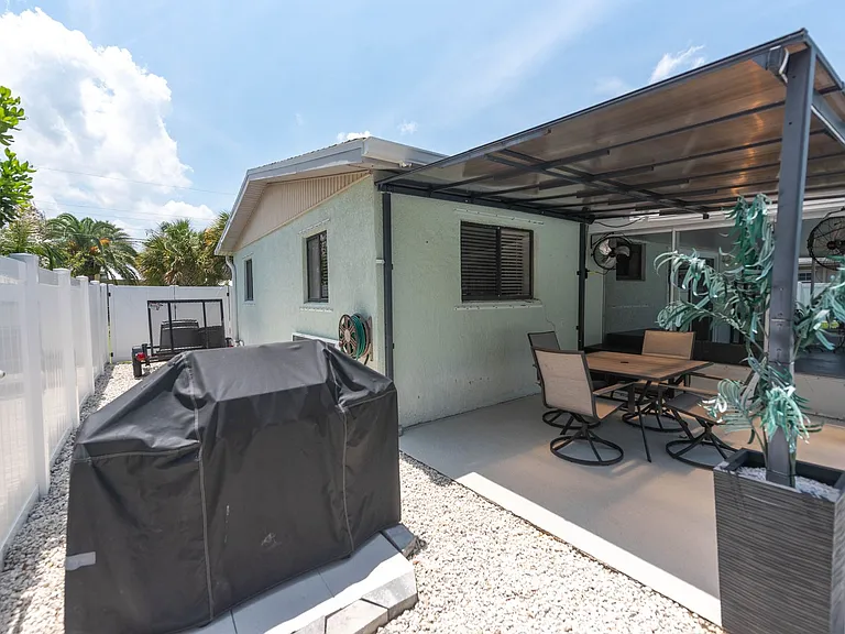 347 S Lakeside Dr — Photo 41
