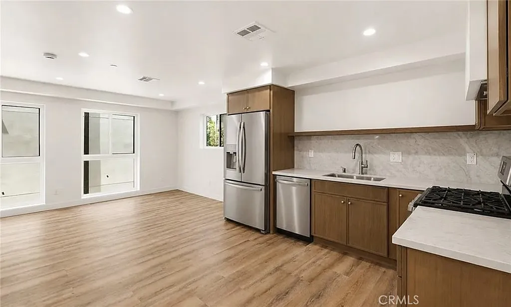 3 bed, 1753 sqft, $4,431 — Photo 4