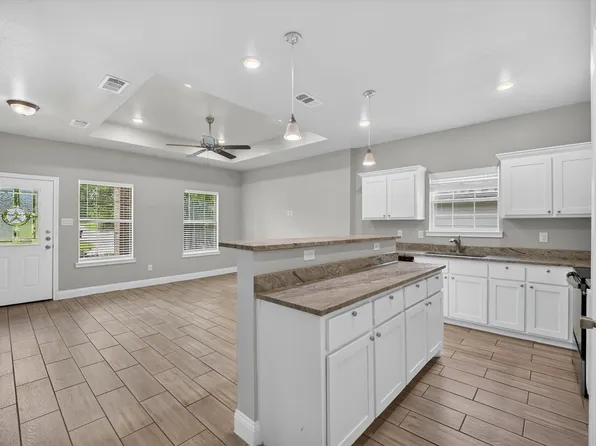 3205 Bois D Arc St, Greenville, TX 75401