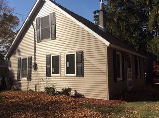 16068 Robbins Rd, Grand Haven, MI 49417