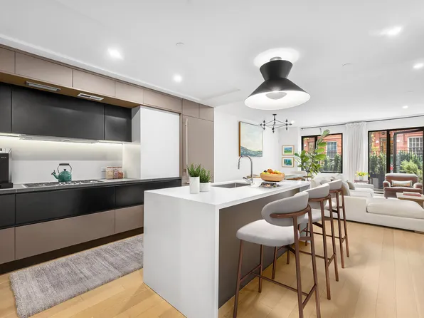 318 East 81st Street 1 image 2 of 14