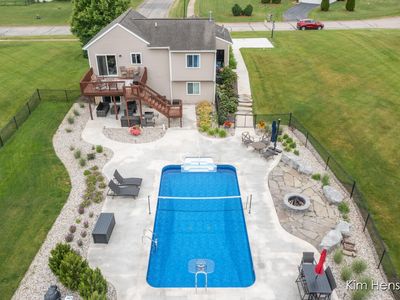 4284 Ives Farm Ln NE, Cedar Springs, MI, 49319