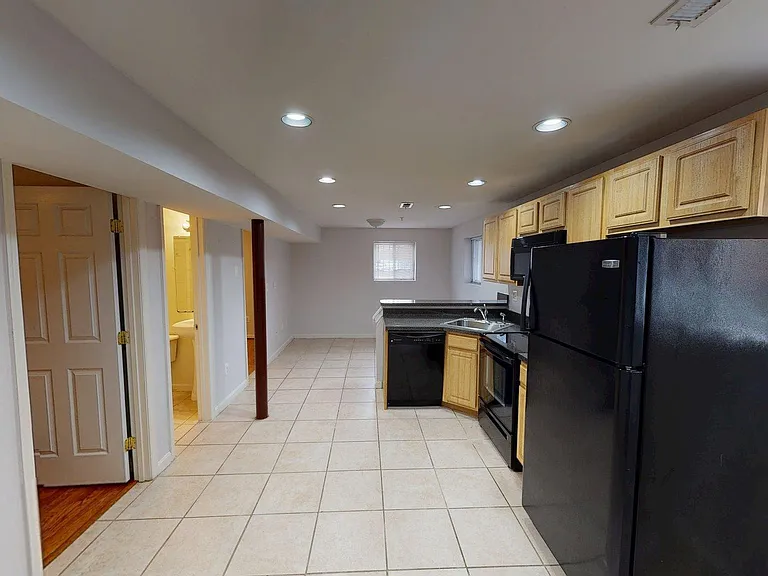 732 Park Rd NW #B-4 — Photo 2