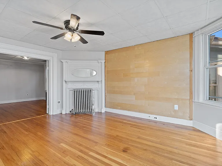 53 Falcon St — Photo 4