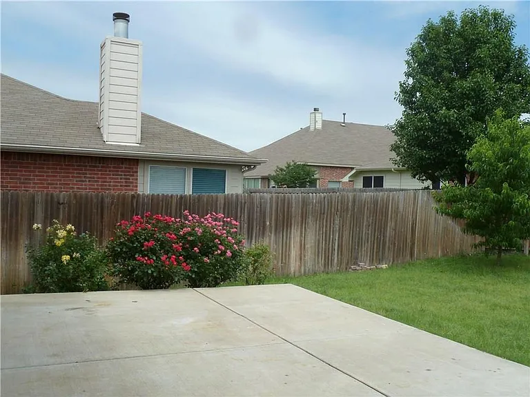 324 Highland Glen Dr — Photo 4