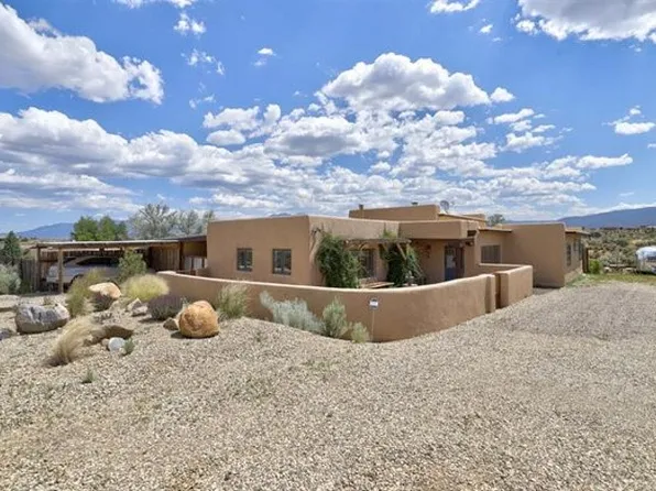 69 Vista Linda Rd, Ranchos De Taos, NM 87557