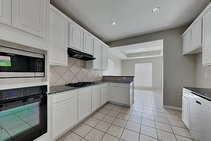 15535 Downford Dr — Photo 8