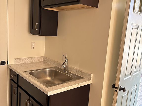2nd image of 655 E Lehman St APT 1