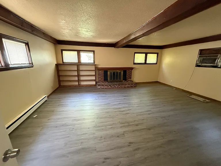149 Playter St #1 — Photo 14
