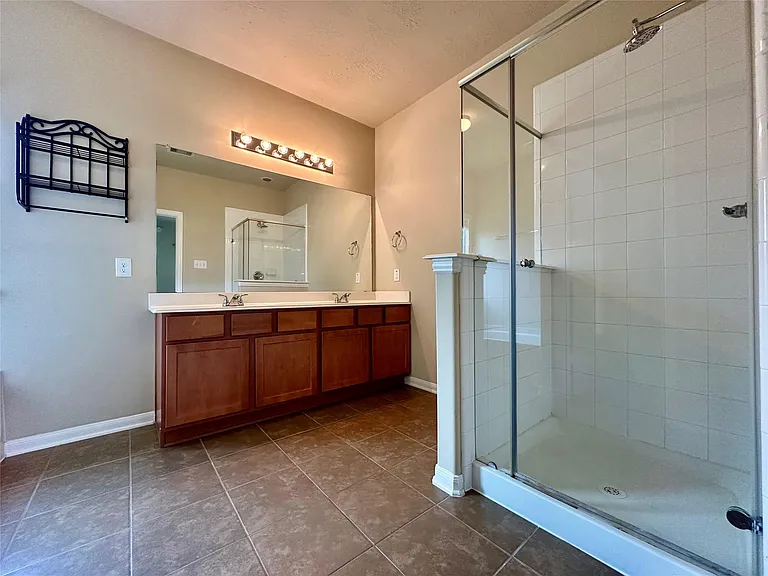 11111 Kingsnorth Dr — Photo 32