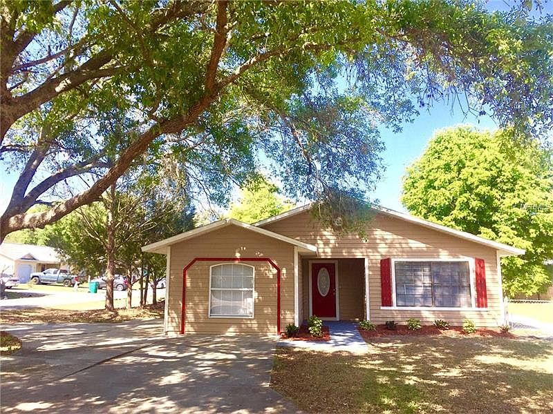 1st image of 111 Pine Ct