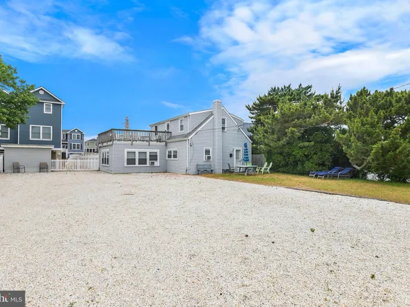4 E 19th St, Brant Beach, NJ 08008