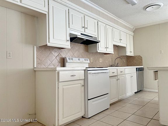 3rd image of 800 Meadow Hill Dr