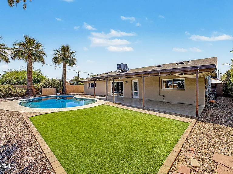1340 E Donner Dr — Photo 26