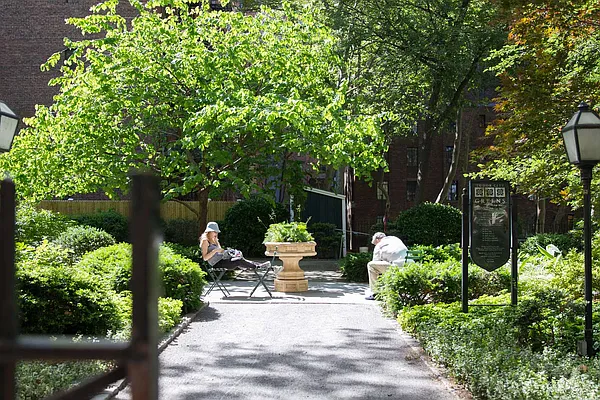 Rented by Compass | media 30