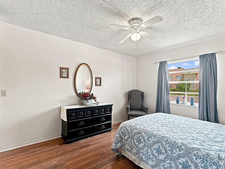 246 Normandy Ln #F — Photo 18