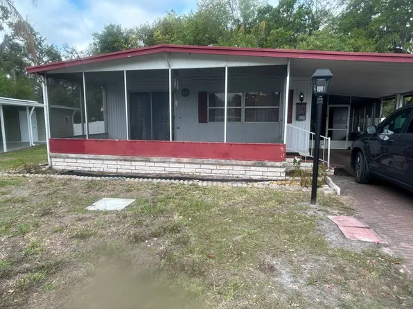 4621 Goldfinch Dr, Zephyrhills, FL 33541