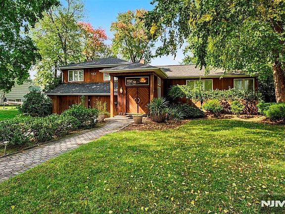 2nd image of 152 Sussex Road