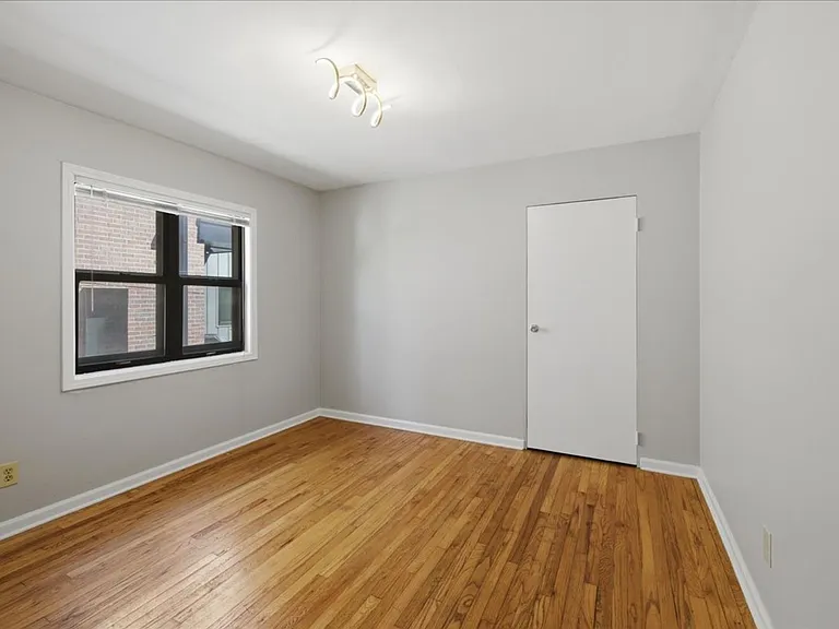 302 E 19th St #2A — Photo 11