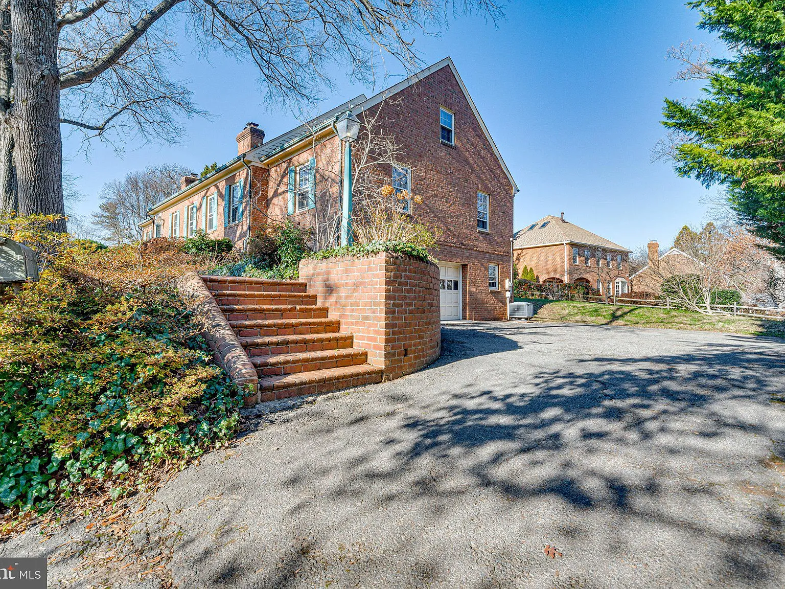 4 bed, 2.0 bath, 3378 sqft, $5,000 — Photo 4