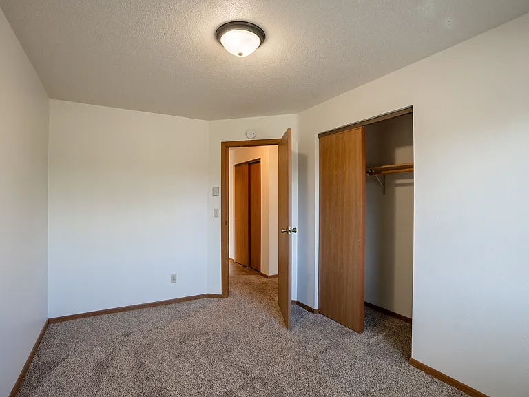Fargo, ND Southview Village Apartments | Bedroom