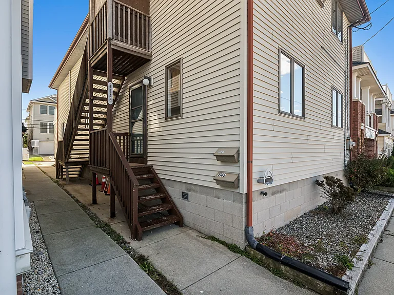 1145 West Ave — Photo 14