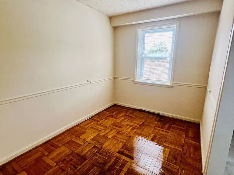 2702 Kensington Avenue — Photo 29