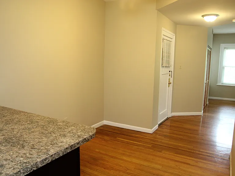 6829 Kingsbury Blvd #1W — Photo 7