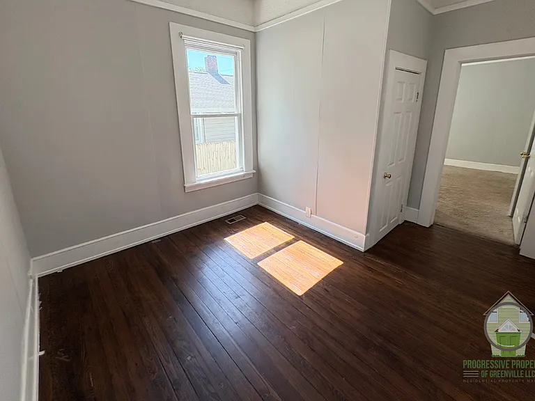 520 Perry Ave — Photo 9