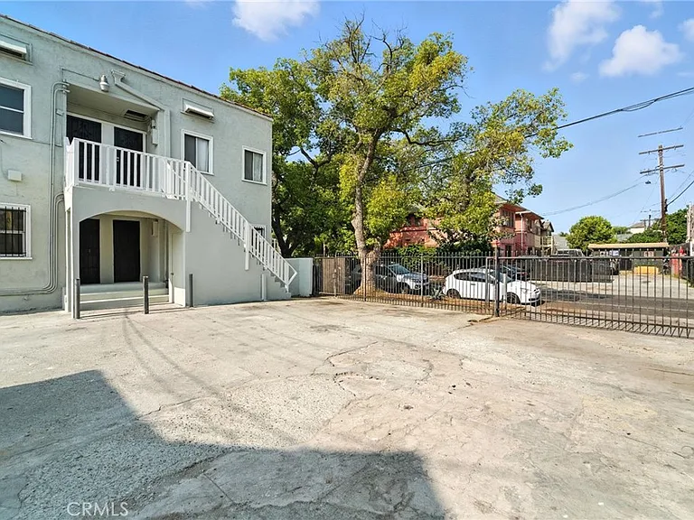 875 W 41st Dr — Photo 18