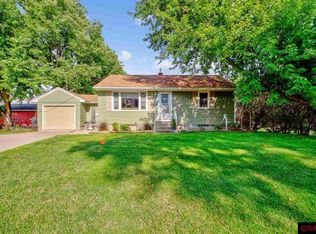 403 2nd Ave SW, Mapleton, MN 56065