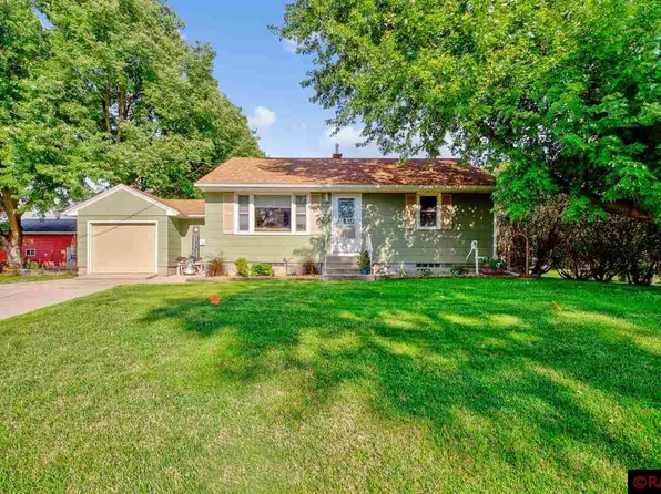 403 2nd Ave SW, Mapleton, MN 56065